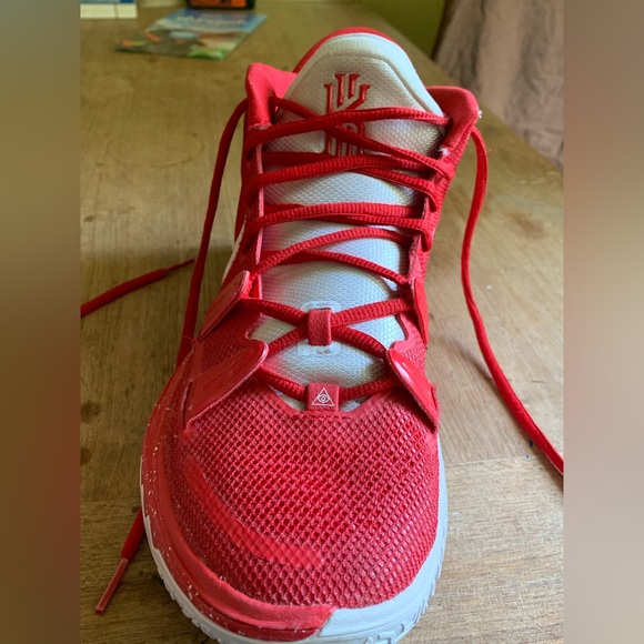 Basketball shoes Kyrie Irving red seven tb university edition great condition - Picture 9 of 10